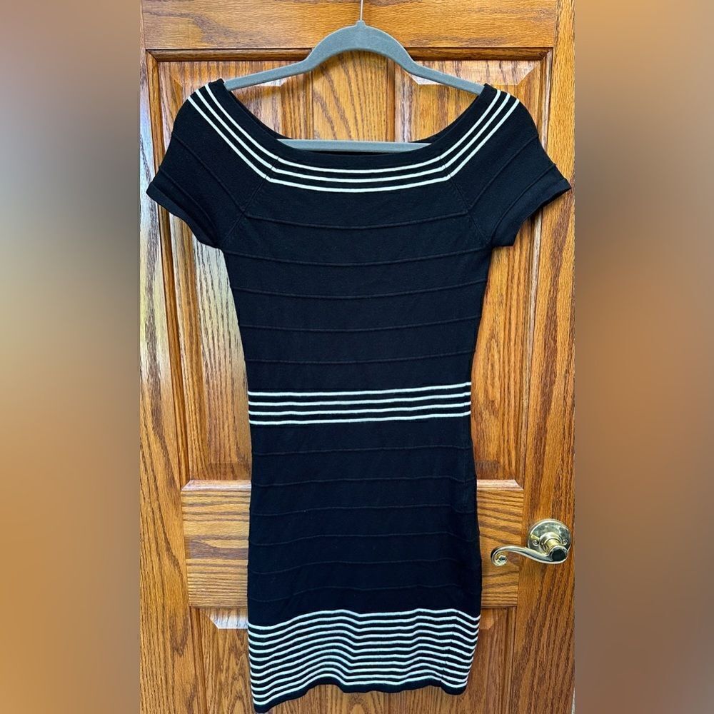 Max Studio Woman’s Black and White Casual Dress